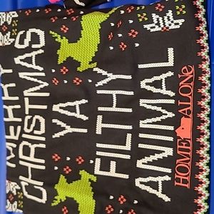 Home alone Christmas festive unisex tee new without tag Ceramic